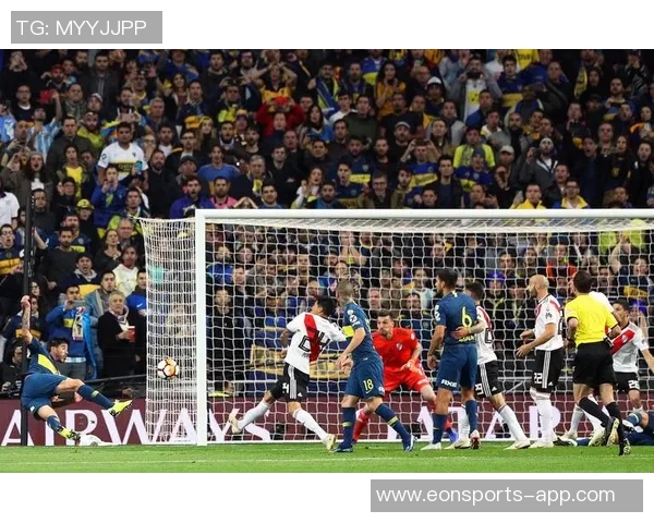 达尼洛成历史首位双冠王者夺得欧冠与南美解放者杯双料冠军