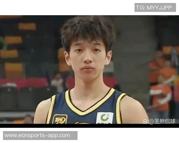 小将杨溢表现出色7投3中贡献10分4板6助攻正负值高达23 小将杨溢表现出色7投3中贡献10分4板6助攻正负值高达23