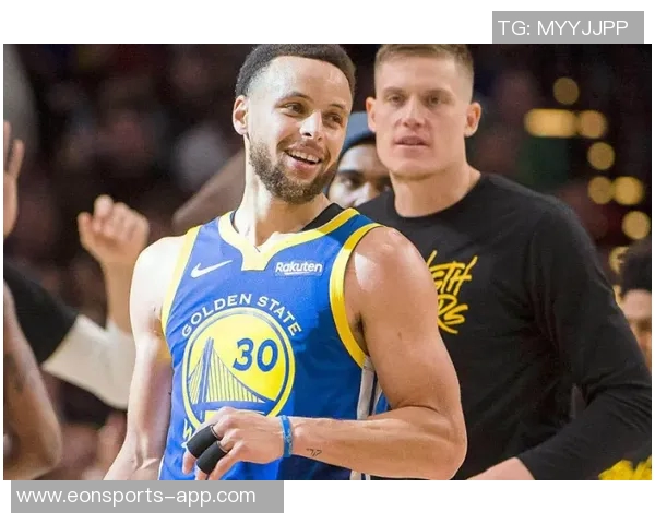 夸梅评价库里球技出众但个人生活粗心库嫂言论引发争议 夸梅评价库里球技出众但个人生活粗心库嫂言论引发争议