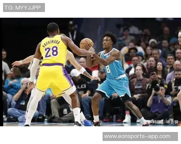 尼克史密斯谈黄蜂与湖人风格差异强调身体对抗的重要性 尼克史密斯谈黄蜂与湖人风格差异强调身体对抗的重要性