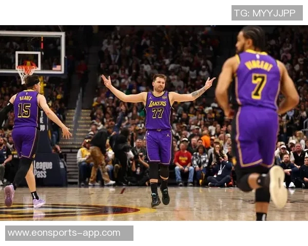 东契奇首节表现轻松自如7投4中斩获13分2板3助1断1帽展现全能实力