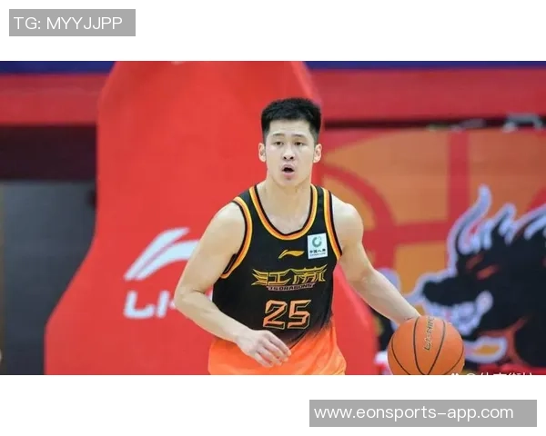 上海新援崔晓龙训练受伤将缺席揭幕战球队面临人员短缺挑战