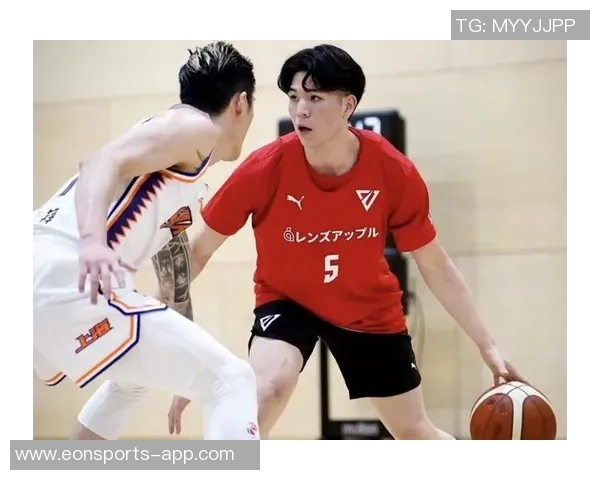 上海新援崔晓龙训练受伤将缺席揭幕战球队面临人员短缺挑战