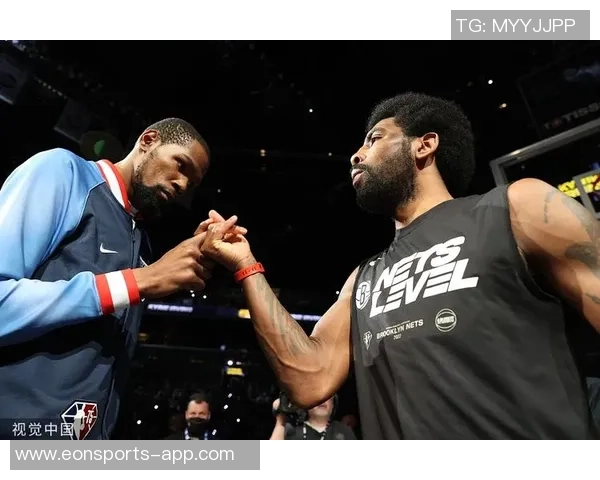 重返布鲁克林杜兰特赛前温情拥抱蔡老板夫人吴明华展现友谊与情谊 重返布鲁克林杜兰特赛前温情拥抱蔡老板夫人吴明华展现友谊与情谊