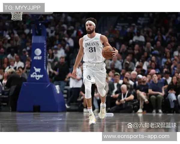 克莱状态回暖三分球表现出色11投5中贡献14分1篮板 克莱状态回暖三分球表现出色11投5中贡献14分1篮板